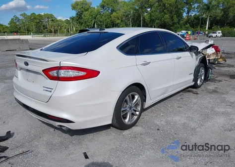 2015 Ford Fusion Hybrid Titanium из США, поврежденный, VIN 3FA6P0RU8FR123653